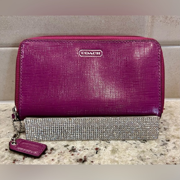 LIKE NEW! Coach Fushia Wallet/Cardholder - Picture 1 of 6